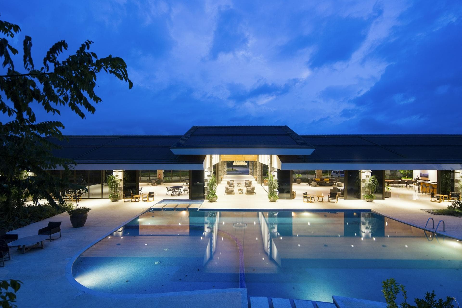 The Lakeside Mansion, Emirates Hills, Dubai